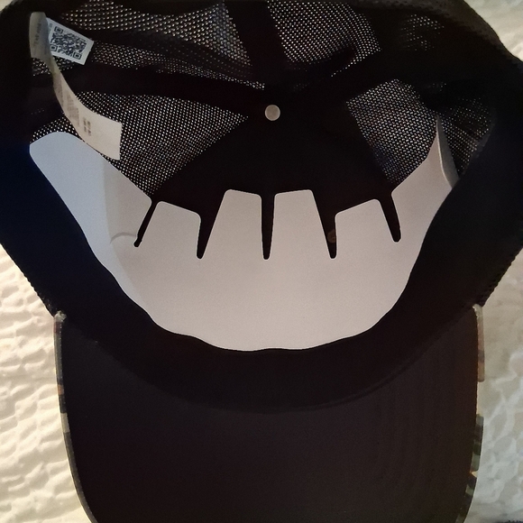 Under Armour Men's Camo hat adjustable - Picture 6 of 7